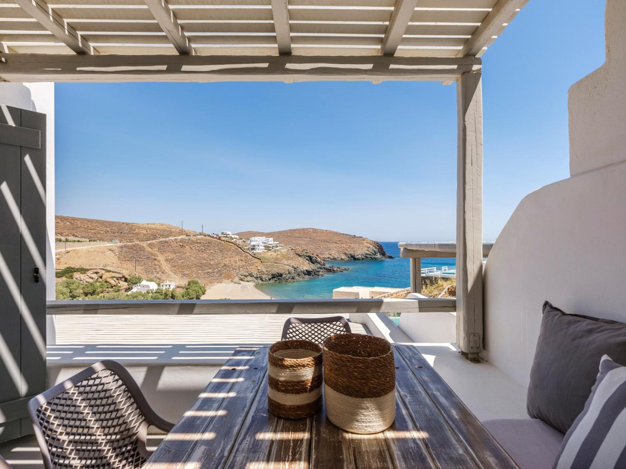 Sea Rock & Sky Private Mykonos Aparthotel Merchia Beach