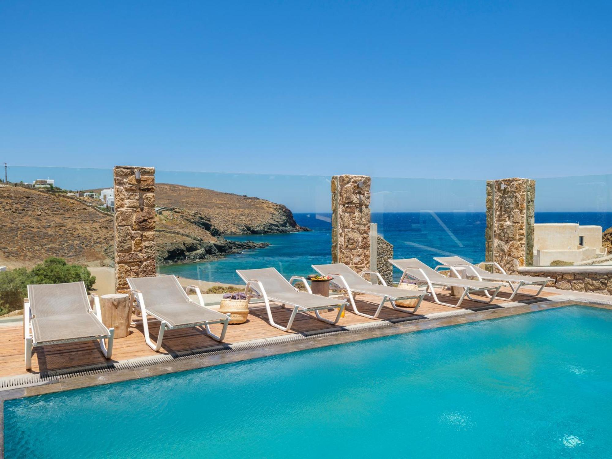 Sea Rock & Sky Private Mykonos Aparthotel